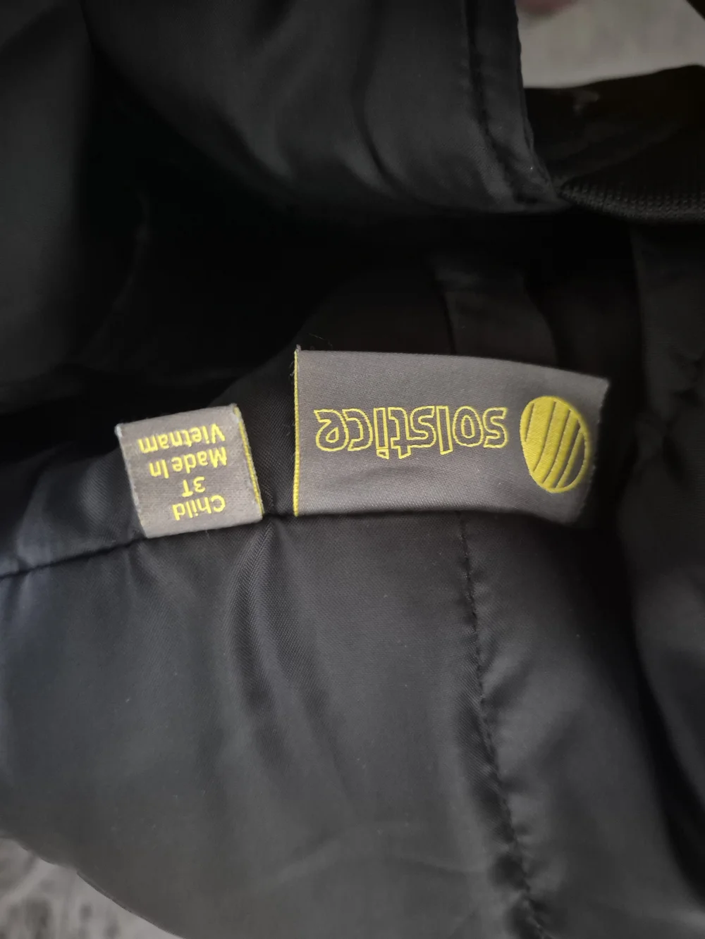 Solstice black bib